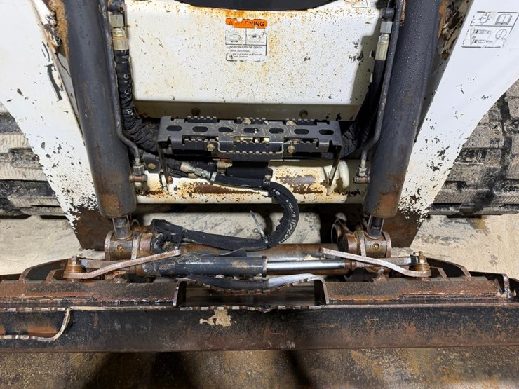 2022-bobcat-t740-image-10