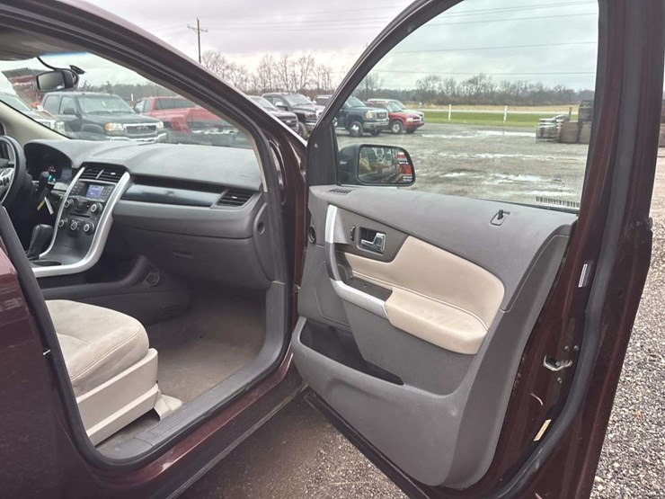 2012-ford-edge-image-19