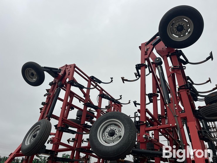 2017-case-ih-255-image-14