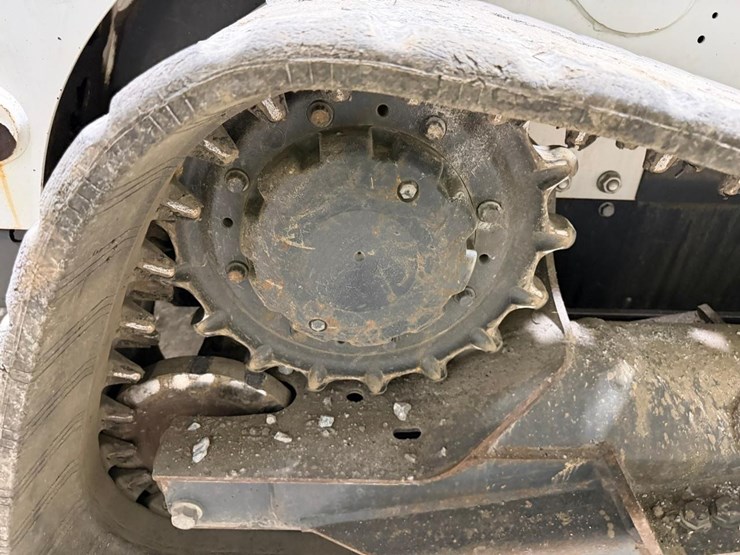 2019-bobcat-t770-image-18