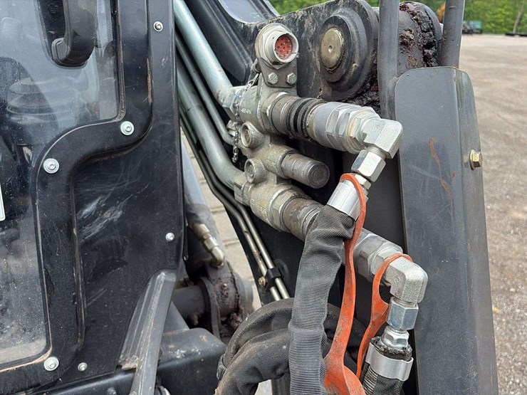 2021-case-dl550-image-49