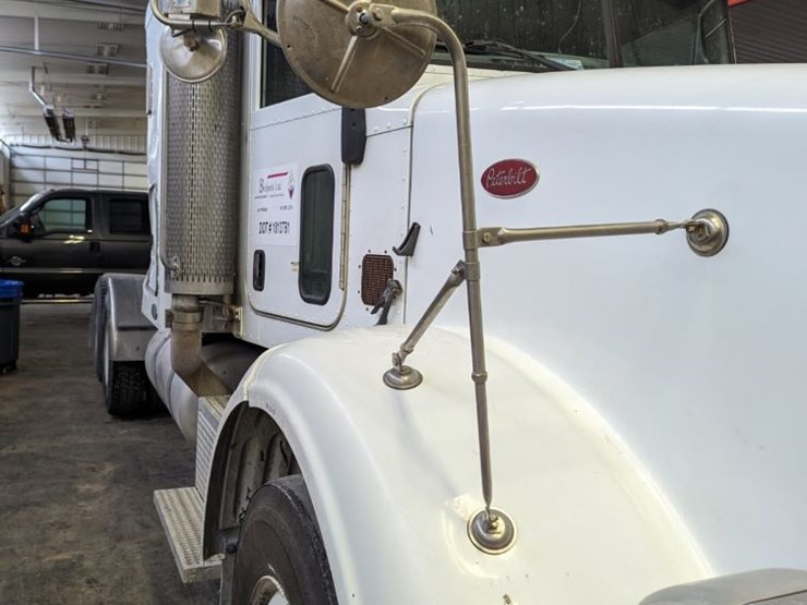 2009-peterbilt-365-image-9