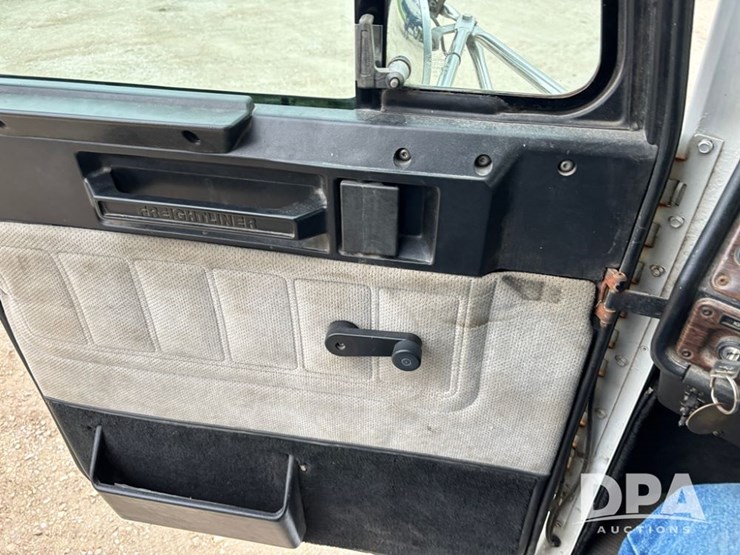 freightliner-fld112-image-87