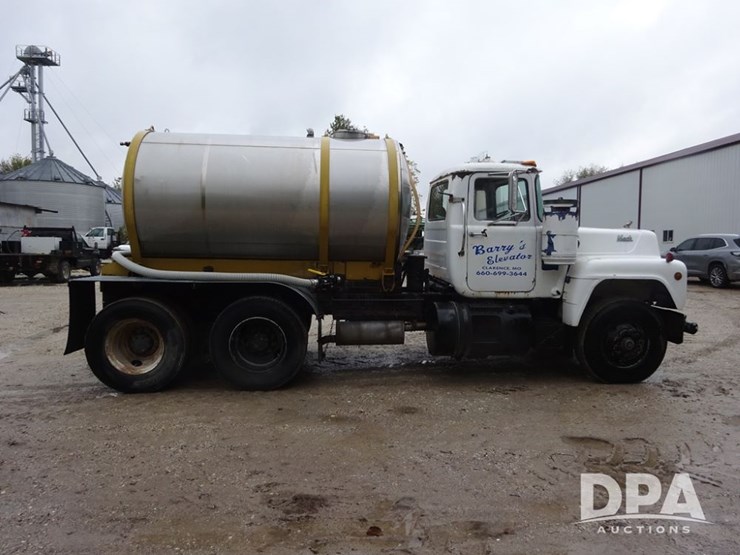 mack-r686st-image-18