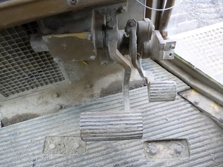 caterpillar-d6h-image-8