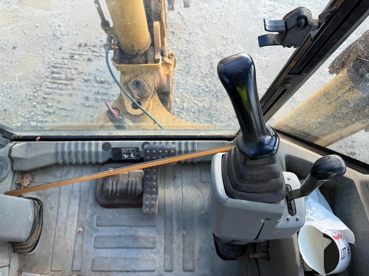 caterpillar-420d-image-37