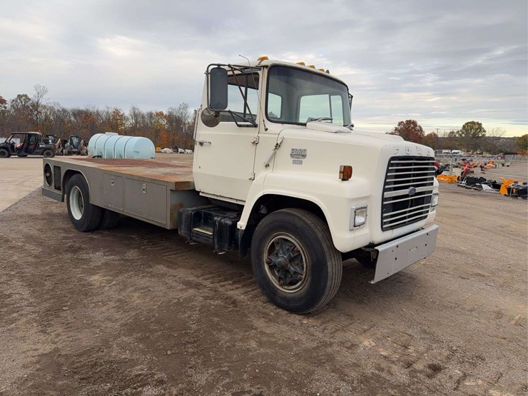 1981-ford-ln700-image-2