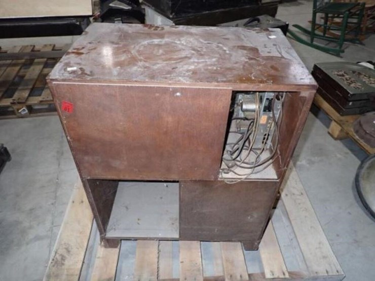 antique-25-in.-x-32-in.-x-15-in.-radio-cabinet/-image-8