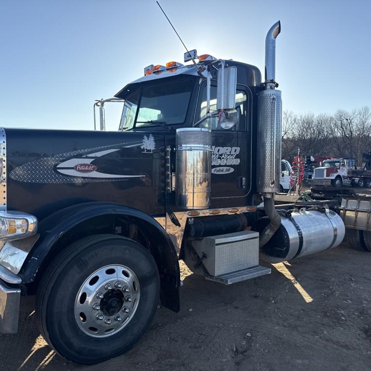 2008 PETERBILT 388
