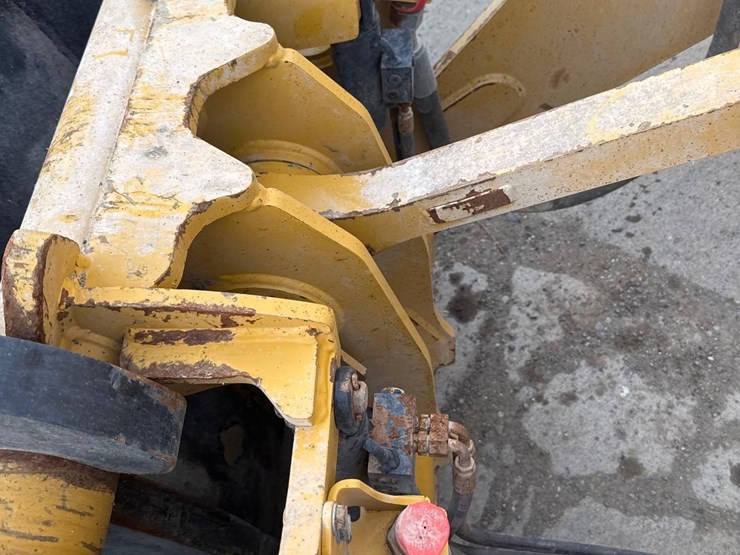 2014-caterpillar-924k-image-24