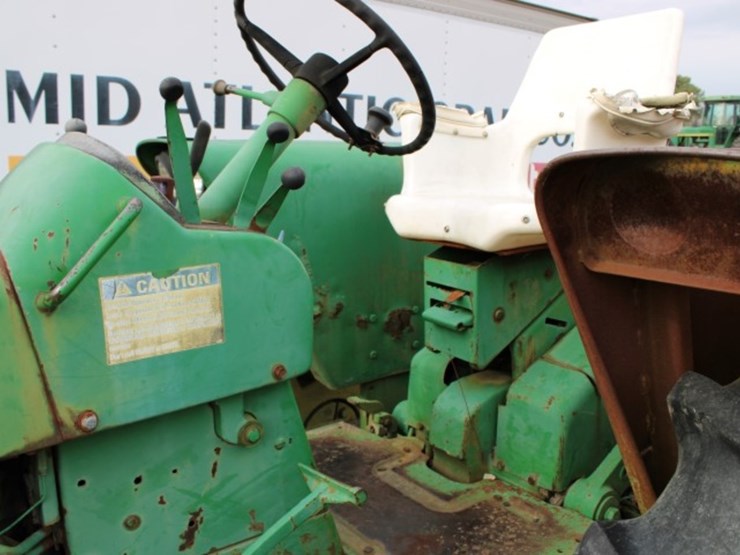 john-deere-3020-image-6