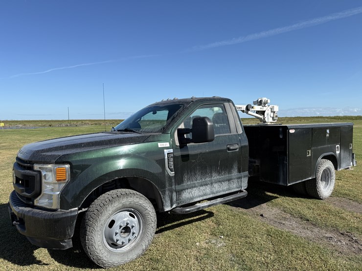 ford-f350-xl-image-1