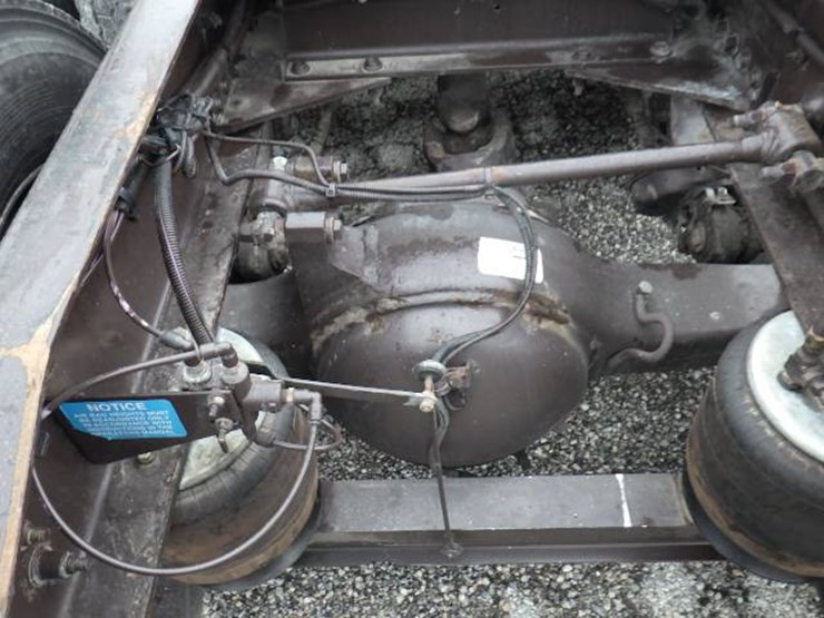 peterbilt-389-image-12