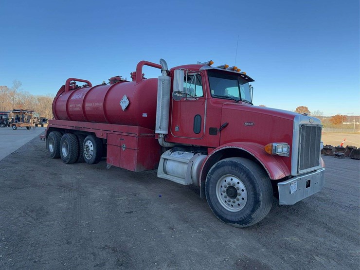 2004-peterbilt-357-image-2