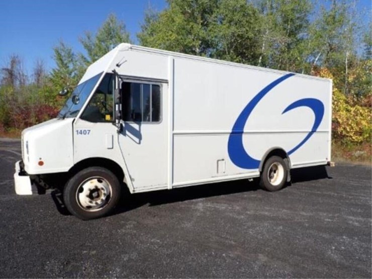 2015-freightliner-mt55-image-1