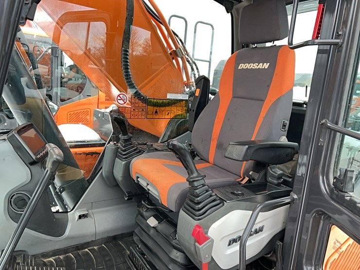 2022-doosan-dx300-lc-5-image-10