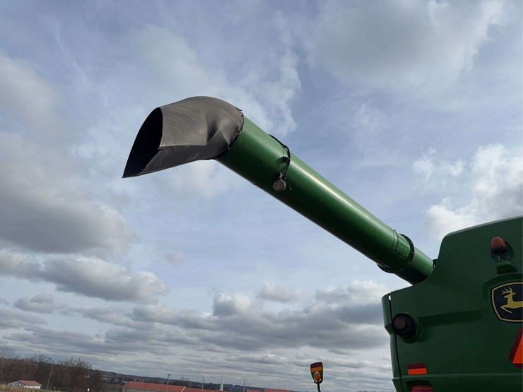 2013-john-deere-s670-image-17