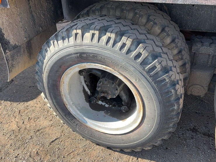 1968-international-f2000d-image-7