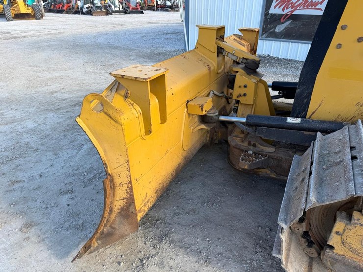 2019-caterpillar-d5k2-image-11