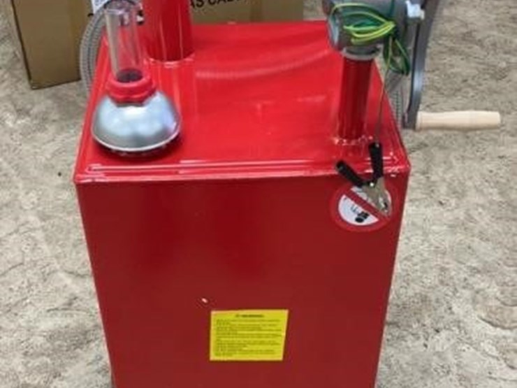 landhonor-30gal-gas-caddy-tank-w/pump-image-2
