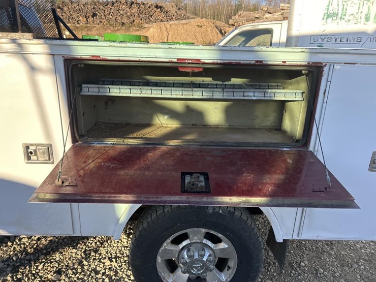 2008-dodge-3500-image-17