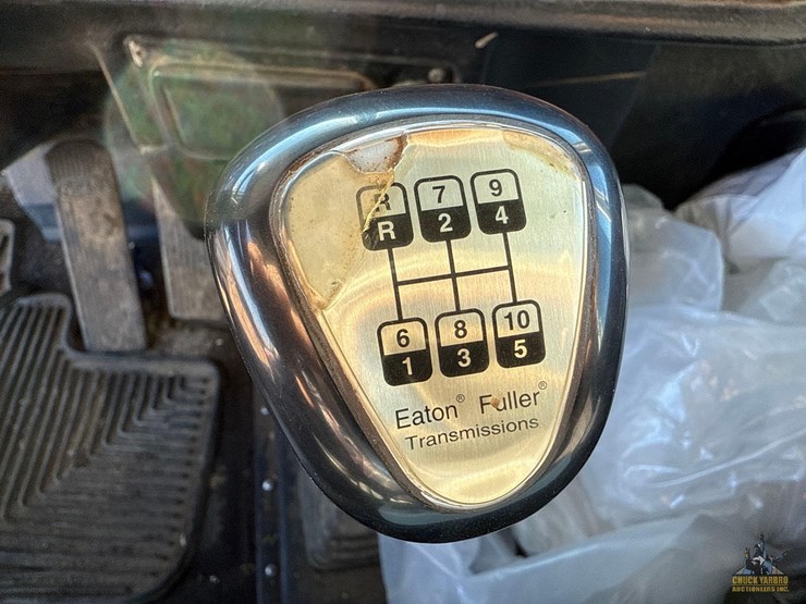 peterbilt-379-image-25