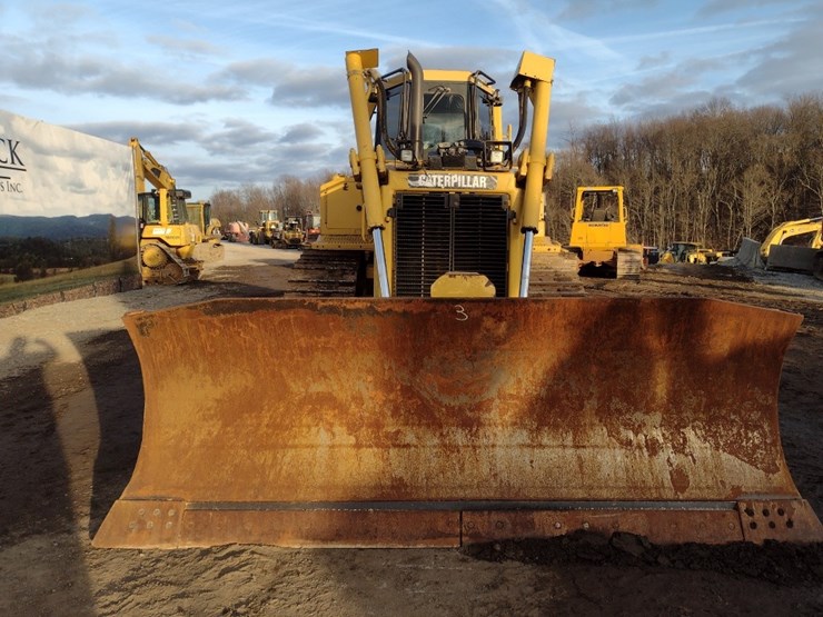 caterpillar-d6t-xl-image-2