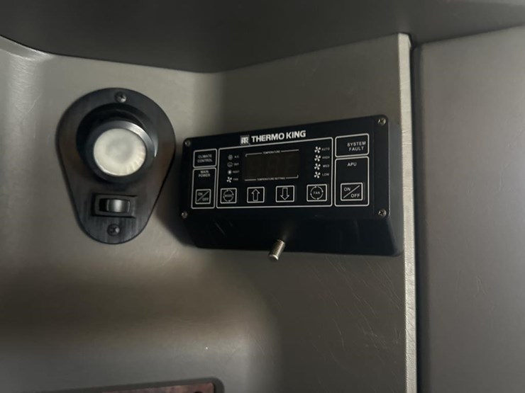 2009-kenworth-t800-image-46