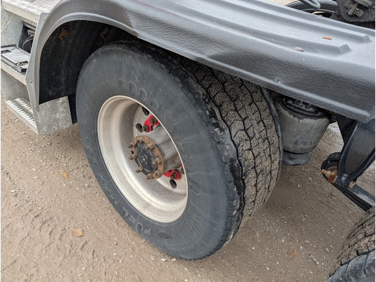 freightliner-cascadia-125-image-12