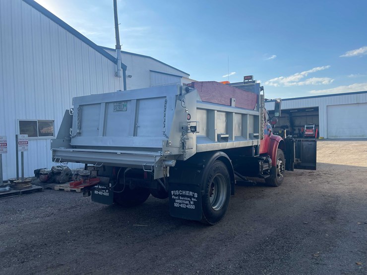 international-4900-image-5