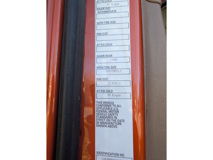 2017-kenworth-t680-image-35