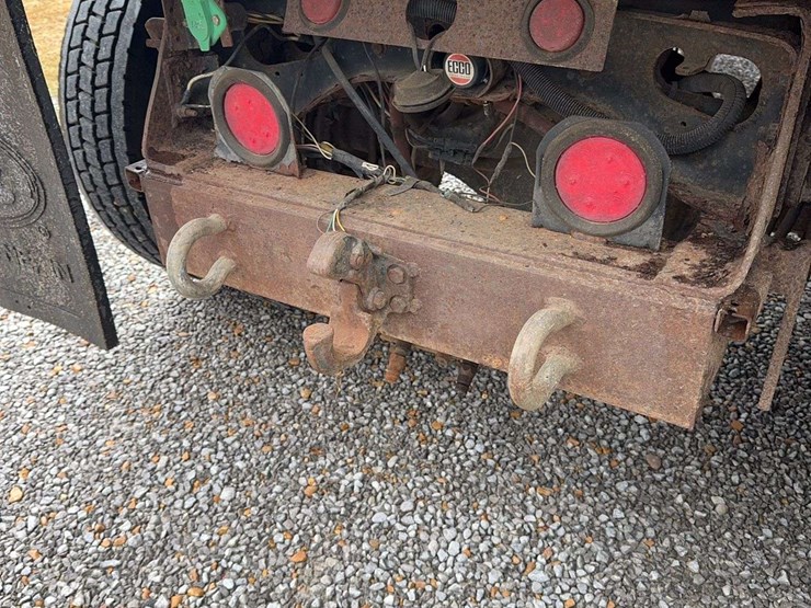 2001-international-4700-image-18