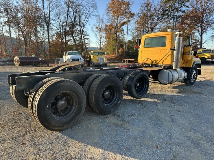 1996-mack-rd688s-image-5