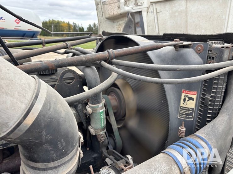 freightliner-fld112-image-35