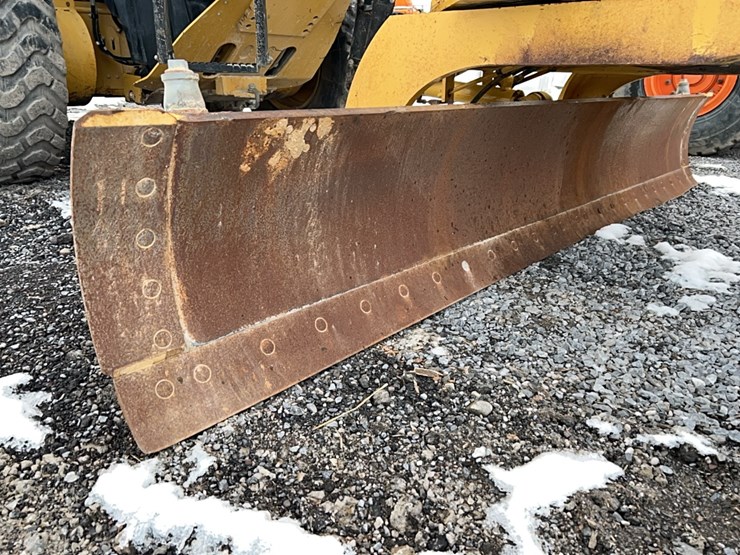 caterpillar-120m-image-8