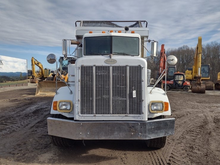 peterbilt-357-image-2