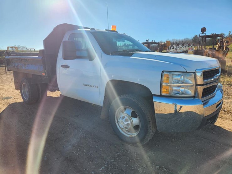 2009-chevrolet-3500-image-7