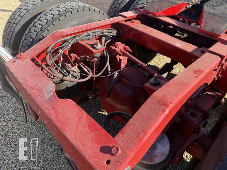 1985-peterbilt-362-image-9