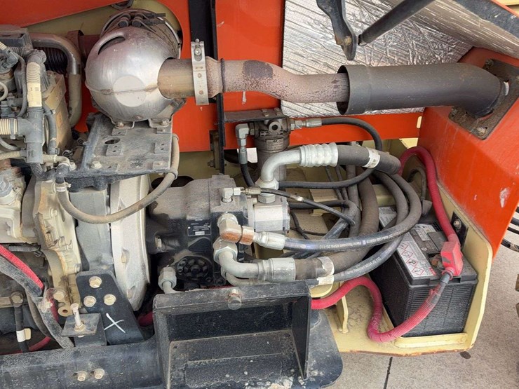 2014-jlg-4394rt-image-10