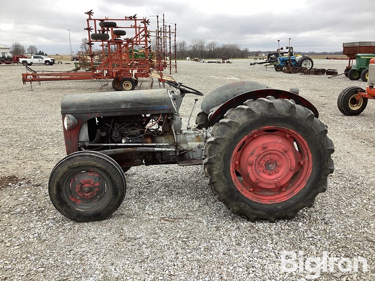 ferguson-t030-2wd-tractor-image-8
