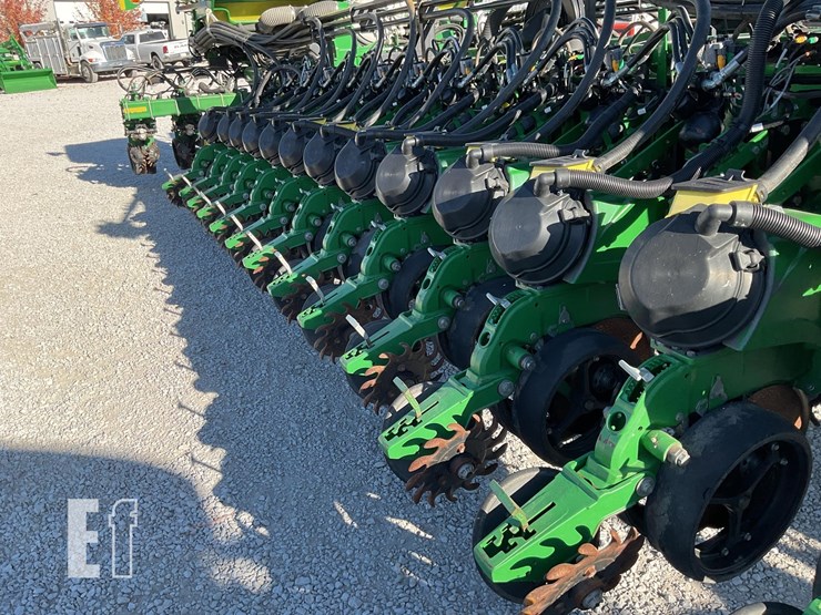 john-deere-db60-image-38