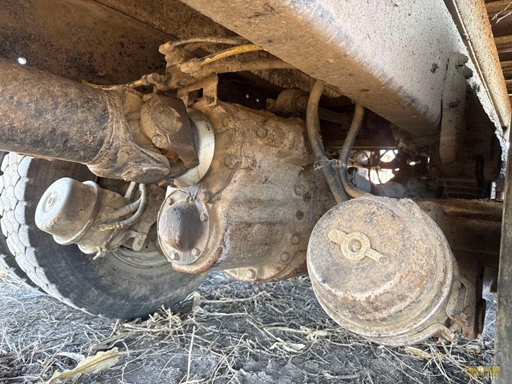 peterbilt-379-image-16