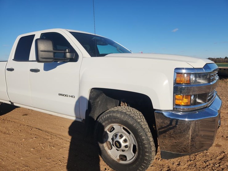 2017-chevrolet-2500-image-13