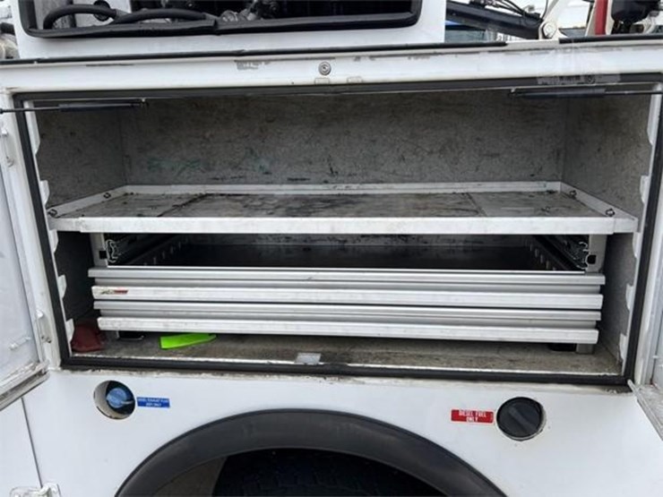 2015-ford-f550-xl-image-6