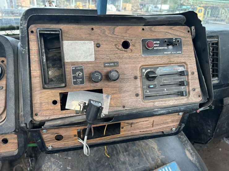 #1427-•-1989-autocar-flatbed-truck-image-47