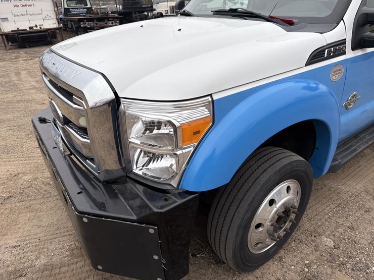 ford-f550-xlt-image-11