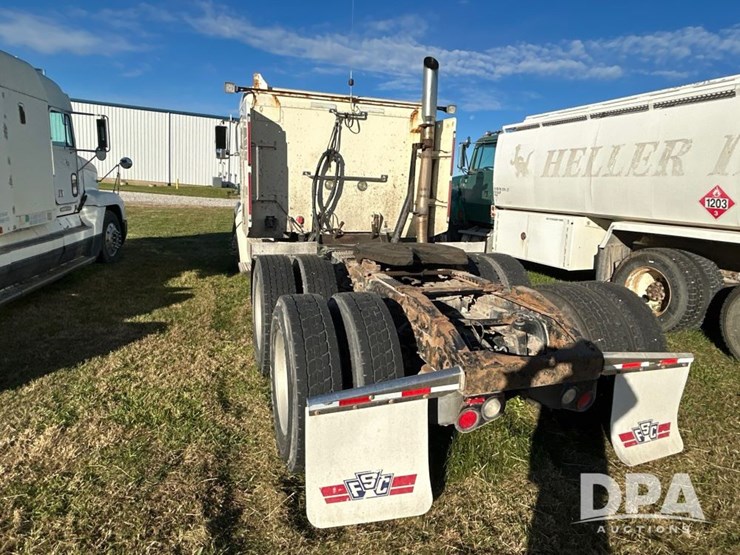 2010-peterbilt-386-image-7