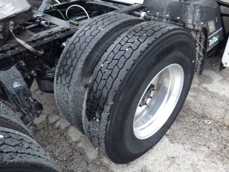 freightliner-cascadia-125-image-9