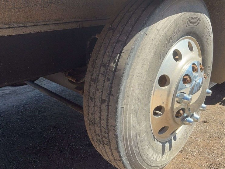 2010-international-lf517-lone-star-dump-truck-image-13