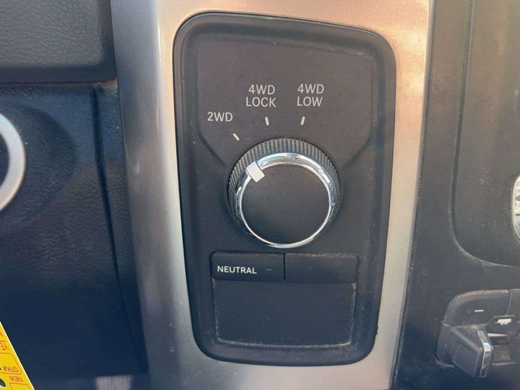 2016-dodge-2500-image-25